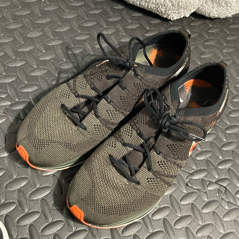 Nike Flyknit Trainer Olive/Orange, Good Condition, size 10M